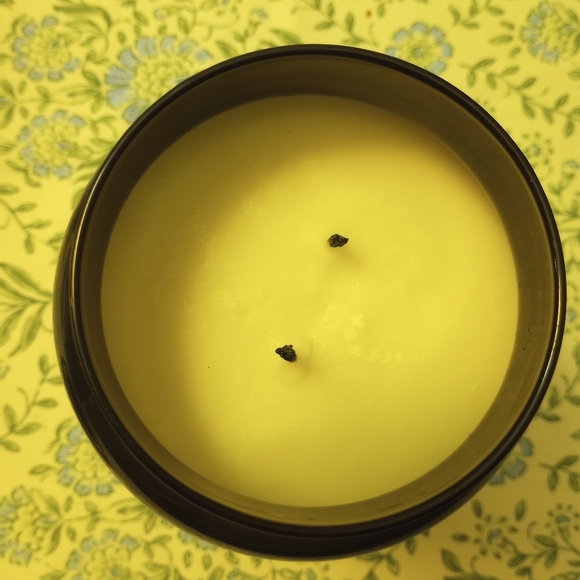 Country Halloween 2 wick 26 ounce candle - Picture 3 of 5